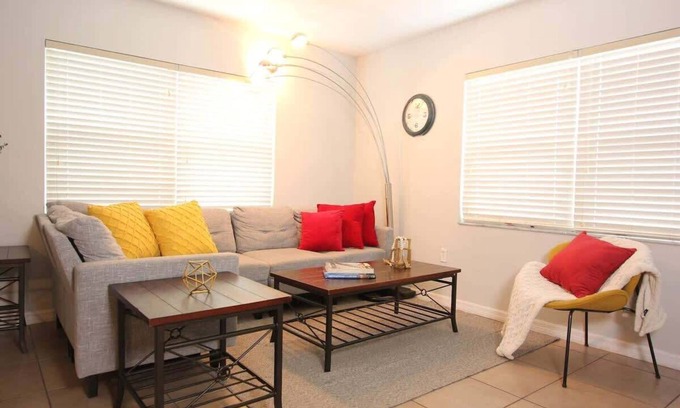 Arlington Park Apartment | Stylish Nordic Stay, Walk to Hospital & Beaches