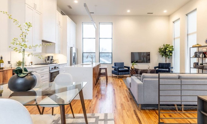 Knox - Henderson House | Stylish & Perfectly Located Deluxe 2-Bed Townhome