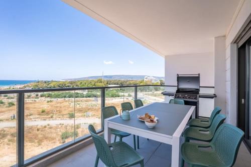 Nahariya Apartment | Stylish Seaside Escape with Balcony by Sea N' Rent