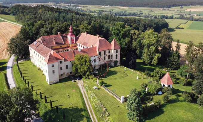 Neudorf Bei Ilz Apartment | Stylish short break in the Renaissance castle Kalsdorf - Apartment Wildenstein
