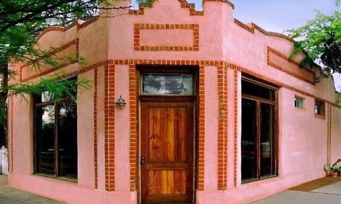 Armory Park House | Stylish Spacious Converted Bakery★Best Downtown Location★ Walk to Everything
