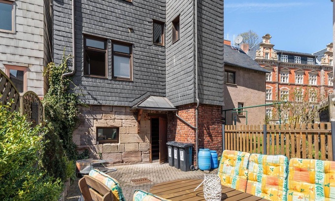Sonneberg Apartment | Stylish Stay in Sonneberg