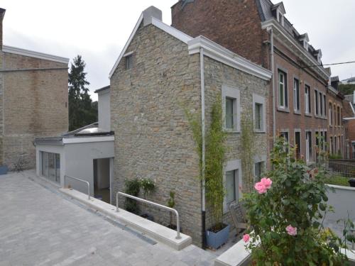 Tilff House | Stylish Stay Near Forest