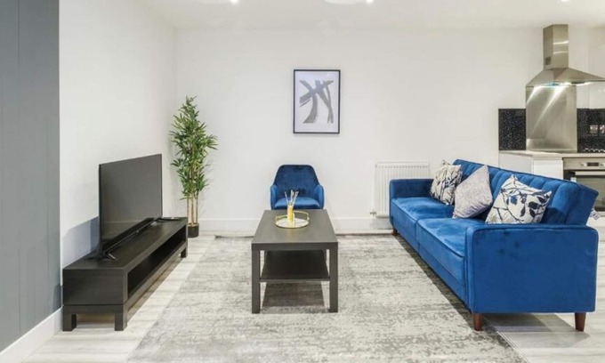 Southend-on-Sea Apartment | Stylish & Vibrant 1BR City Centre Nr High St & Southend Beach by Luxiety Stays