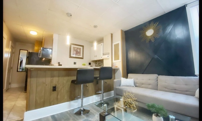 Oakdale Apartment | Stylish walk-in private one bedroom apt
