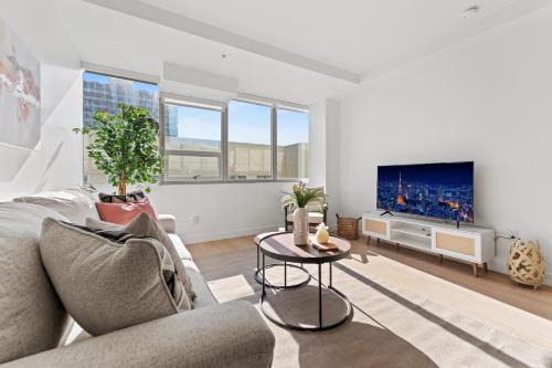 West Los Angeles Apartment | Stylish Westwood Apartment - Steps from UCLA