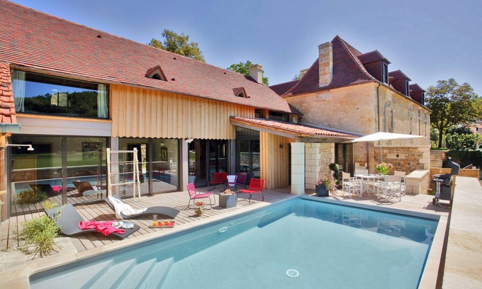 Saint-Amand-de-Coly House | Sublime master house - quiet 5 * label private heated pool, sleeps 6