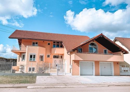 Calea Sever Bocu Apartment | Subterranean idyll in the House of Peace
