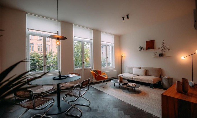 South Antwerp Apartment | Sud d'Anvers
