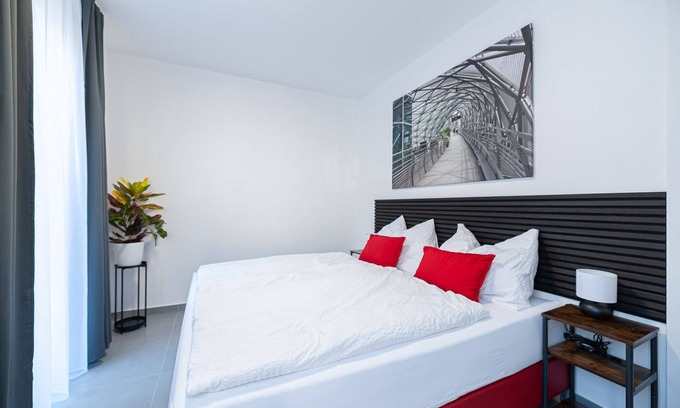 Sankt Leonhard Apartment | Suite 10 | Double Bed with Kitchen, 2 Rooms