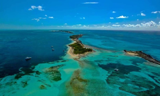 Alice Town Apartment | Suite 2 of 2 bimini lofts newly renovated across from Big Game club steps to radio beach!