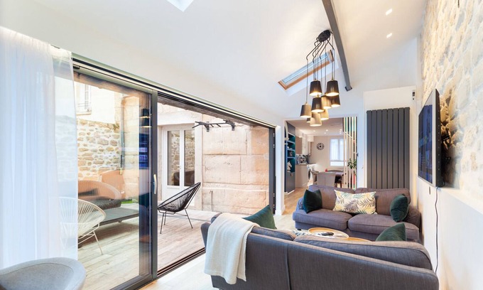Chantilly House | Suite appart place Versepuy