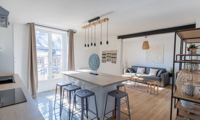 Epernay Apartment | Suite Hair - 4 Personnes A Seulement 2 Minutes à Pied de L'avenue de Champagne !