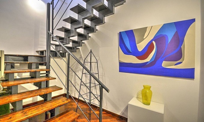 Historical Downtown Salerno Apartment | Suite Hermes: An elegant and modern studio apartment located in the center of Salerno, with Free WI-FI.