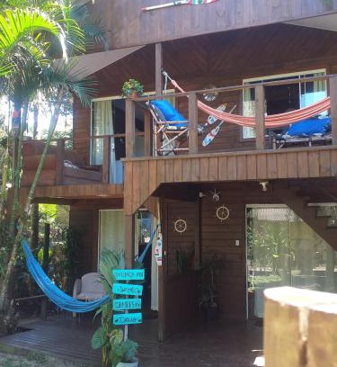 Paranagua House | Suite - Hospedagem Casa Família