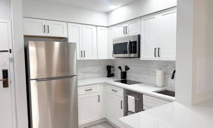 Florida Central Atlantic Coast Apartment | SUITE @ International Drive - 4 Guests