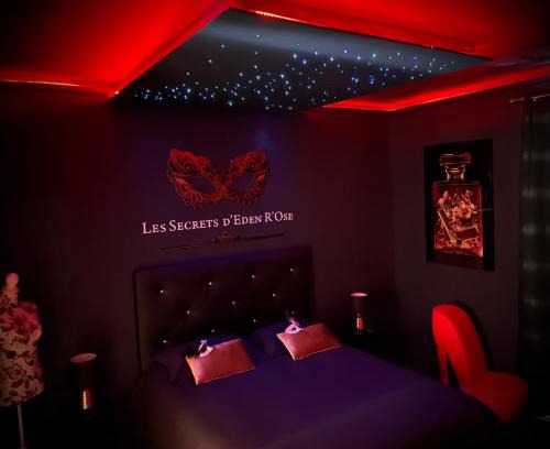 Limoges Apartment | Suite Love Room Les Secrets d'Eden Rose- escapade romantique à 2