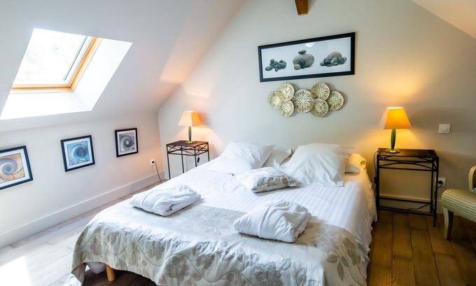 Saint-Wambert-des-Trois-Vallees Bed & Breakfast | Suite "Piscine" 2-3pers with breakfasts, private swimming pool and access to the SPA