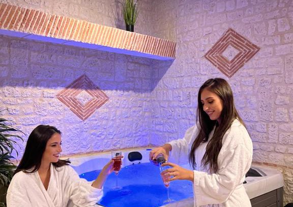 Saint-Nexans House | Suite Privative Jacuzzi Sauna de la Villa Del Castagnol