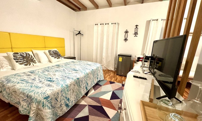 Pedro Vicente Maldonado Cottage | Suite Tierra - The Garden House - Piscina, Botanico, BBQ, Parqueadero.
