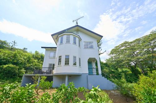 Futo House | Suite Villa Izukogen Mikanno-Hanasaku-Shiroiie