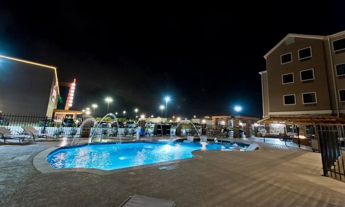Humble Condo | Suite with Air-Conditioning + Complimentary Breakfast | Pool Access Included!