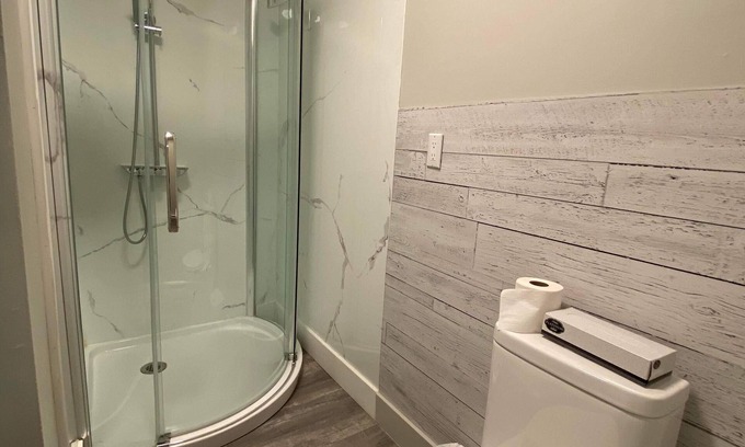 Rouyn-Noranda Apartment | Suite with closed bedroom and sofa bed near Plage Kiwanis (Le Convivial)