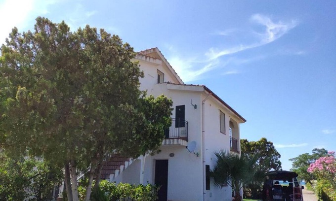 Campofelice di Roccella Apartment | Sul mare con spiaggetta privata vicino a Cefalù.