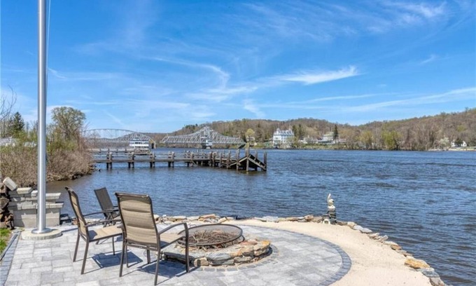 Haddam House | Summer at the Haddam House