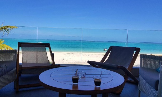 Pointe D'esny Apartment | Summer Breeze - Beachfront - 3 Bedrooms Suite