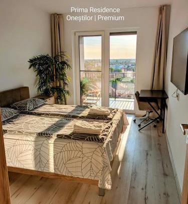 Oradea Apartment | Summer Haven - self check-in, parking, fast Wi-Fi & Netflix, terrace, Prima Shops