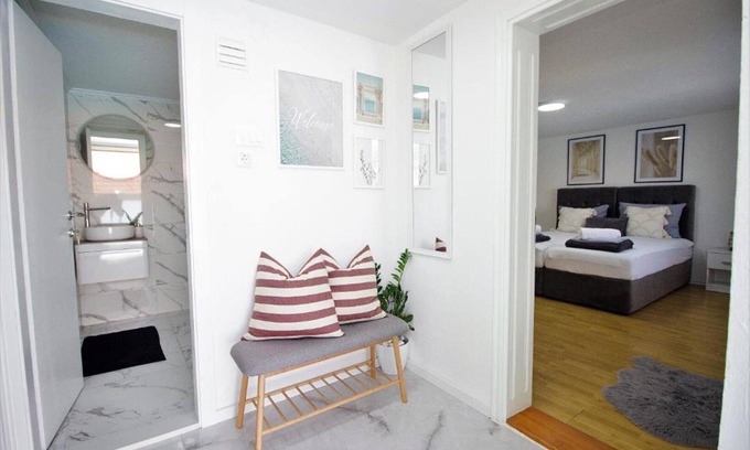 Mostar Apartment | Summer House - Apartment with Swimming Pool