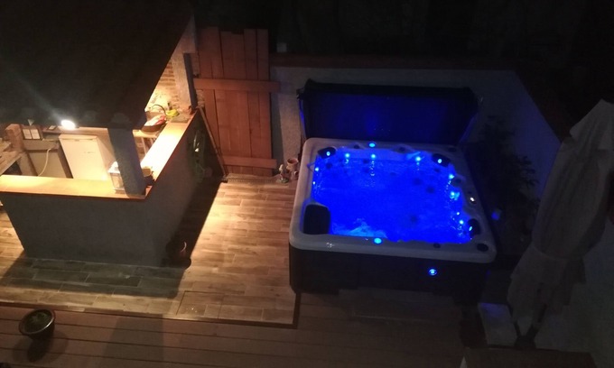 Thuir Villa | Summer rental beautiful house for 8 people with jacuzzi 25 minutes from Canet