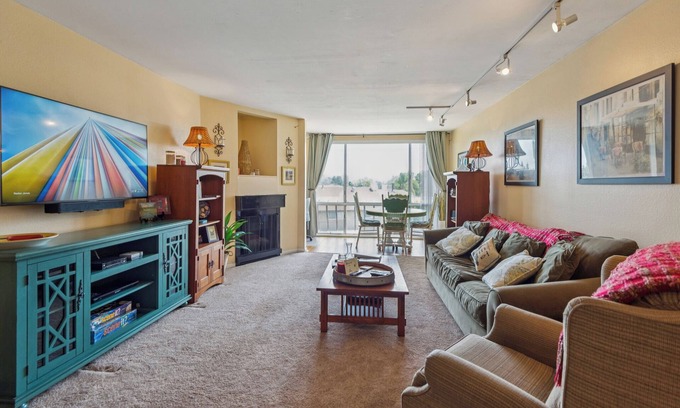 Valley Glen Apartment | Summer Retreat Sunlit Views, and POOL OPEN