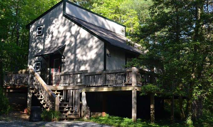 McCaysville Cabin | SUMMER SPECIAL! June/July/Augustn3 nights for the price of 2!nText: 334-750-9666