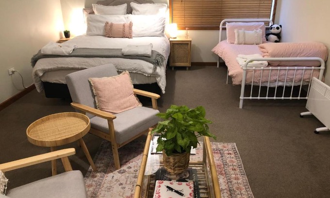 Tamahere Bed & Breakfast | Summerfields B & B