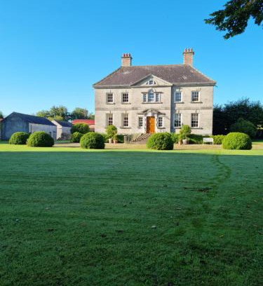 Mountmellick Bed & Breakfast | Summergrove House