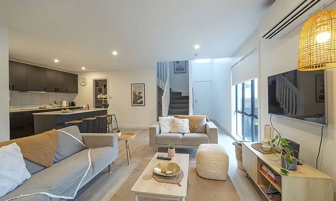 Surf Beach House | Summerhouse Pet Friendly at Surf Beach