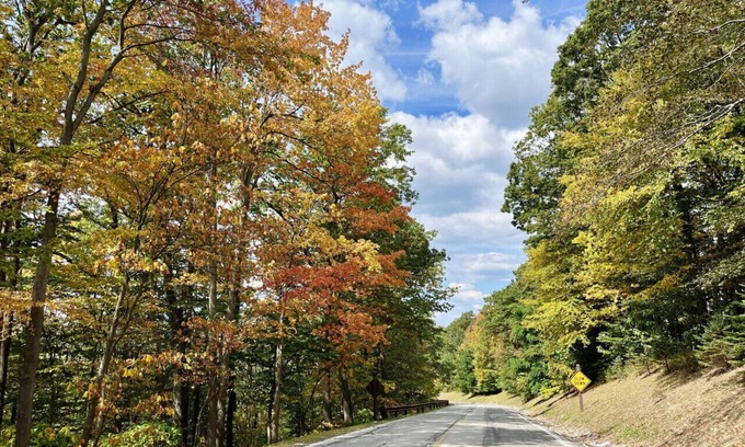 Hidden Valley Apartment | π Summit Serenity | Laurel Highlands Retreat w/Hiking, Waterfalls & Fall Views