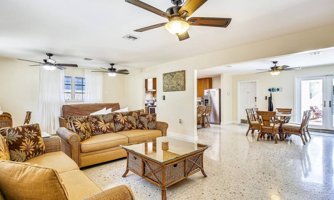 Midtown House | Sumptuous Home with Private Pool, Central AC, WiFi, and Private Washer/Dryer