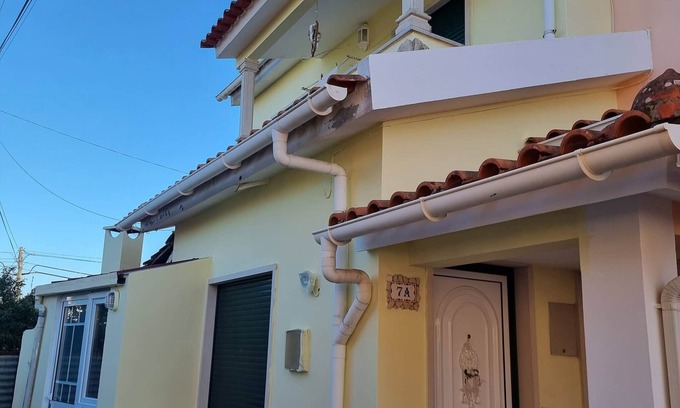 Povoa House | Sun And Ocean House with 2 bathrooms