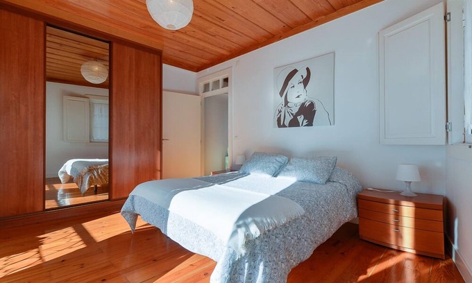 Santa Maria Maior Apartment | Sun light, views, comfort and the Castle at your feet