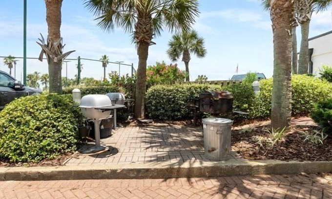 Navarre Beach Condo | Sun Sation I 4/4 I Beach Chairs Available