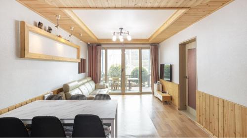 Tarimok House | suncheon romance pension