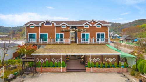 Tarimok House | Suncheonman Muhan Dojan Pension