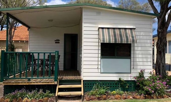 Broadwater Cabin | Sundowner Cabin - perfect cabin in Geographe Holiday Park