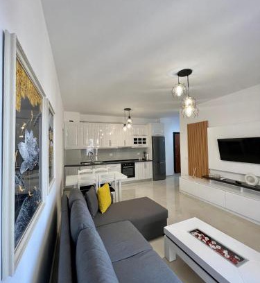Kodrra Apartment | Sunflower Apt Saranda Terraces