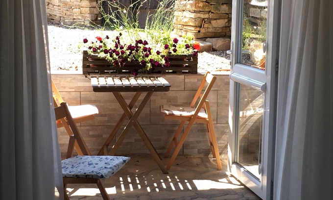 Polski Trambesh House | Sunflower Guest House