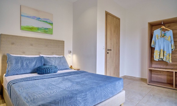 Gouvia Apartment | Sunflower Suite 100 Gouvia Corfu