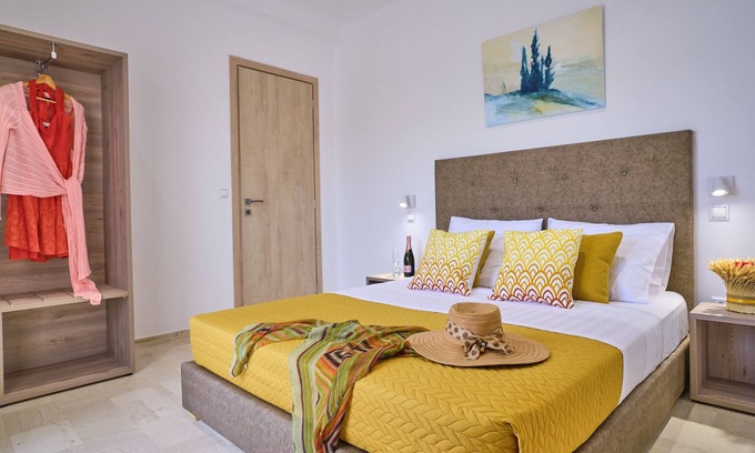 Gouvia Apartment | Sunflower Suite 102 Gouvia Corfu